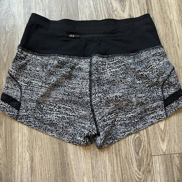 Lululemon Pace Perfect Short 3" in Air Time White Black Size 4 - Picture 5 of 8